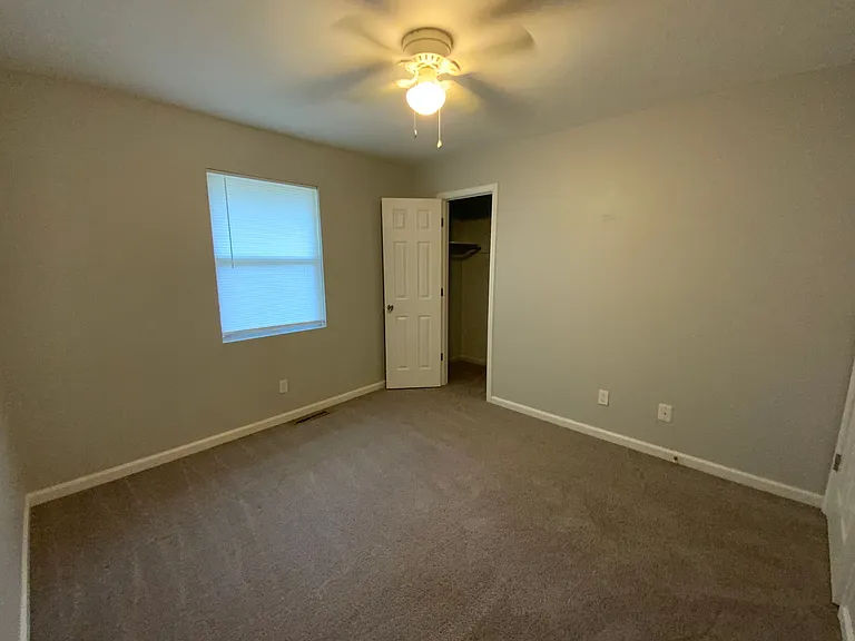 4621 - 4623 W Bainbridge Dr — Photo 21