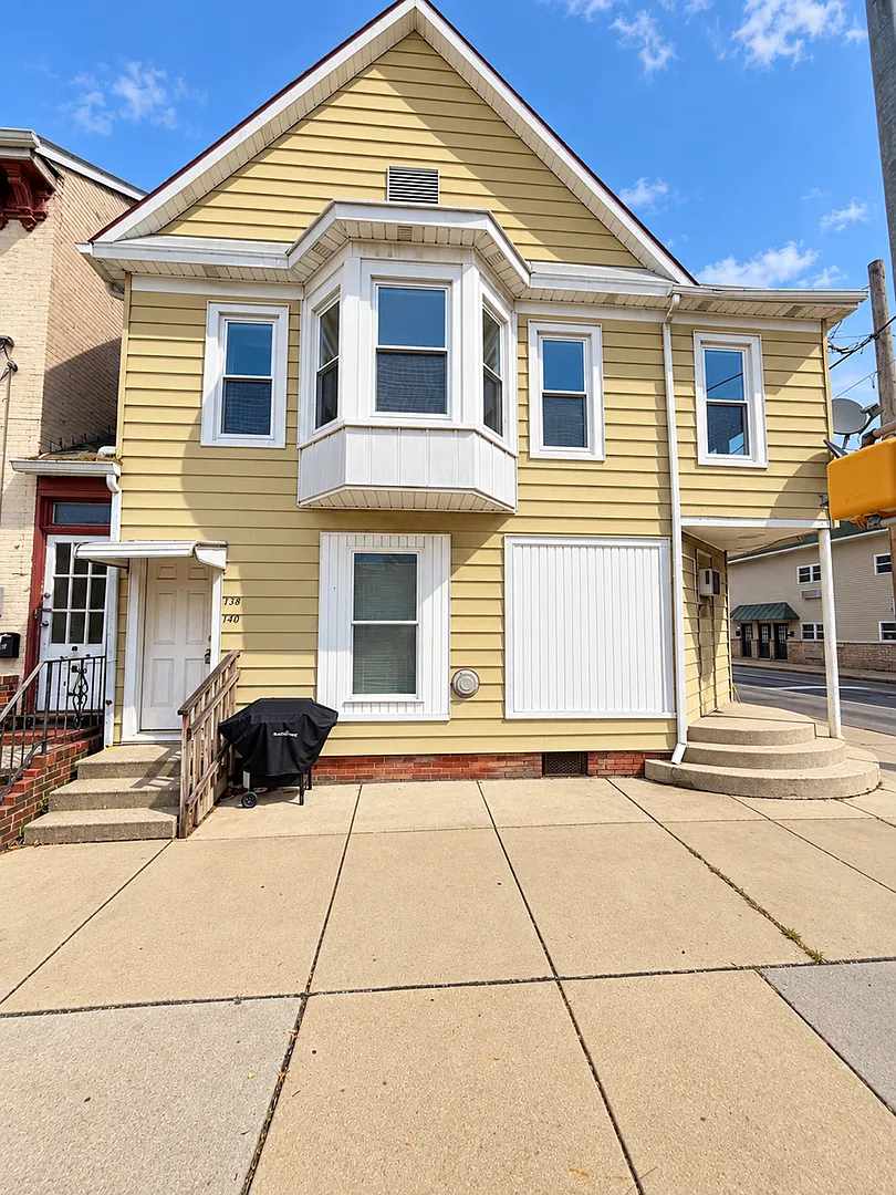 Spacious 1-Bedroom, 1-Bath 2nd-Floor Apartment in Hanover PA — Photo 1