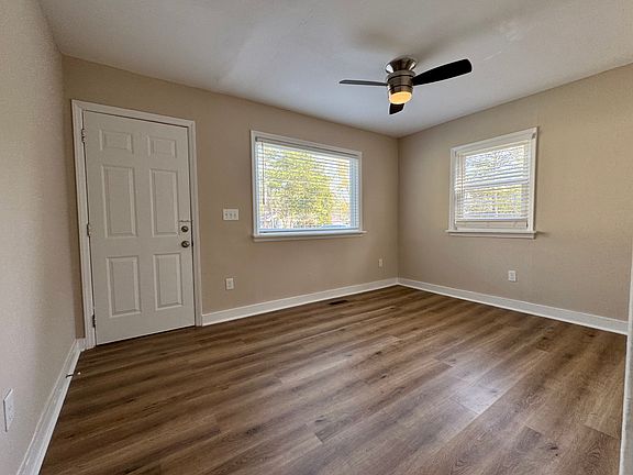 3rd image of 52 Eastwood St