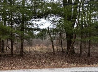 Peck Rd, Ravenna, OH 44266