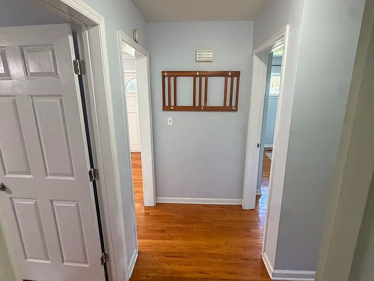 1910 Honeycut Ln — Photo 14