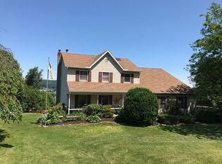 5041 Shereck Ln, Hellam, PA 17406