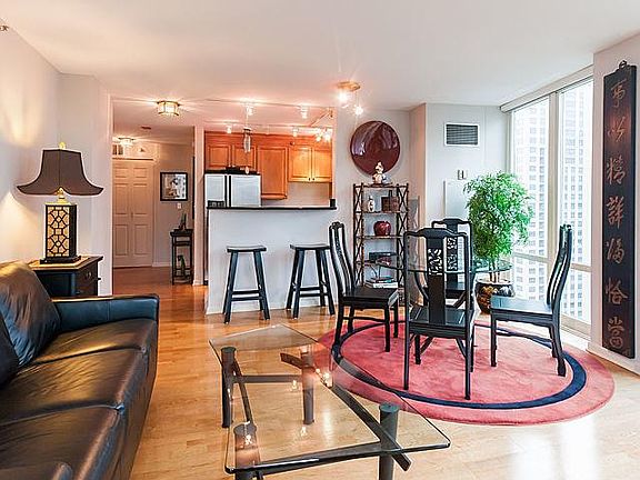 4th image of 345 N La Salle Dr APT 602