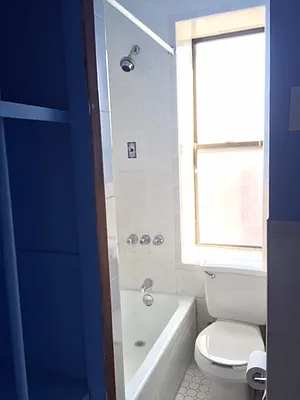 Rented by Bedford Realty USA Corp | media 7