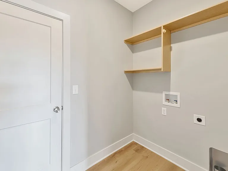 584 Long Path Ct — Photo 17