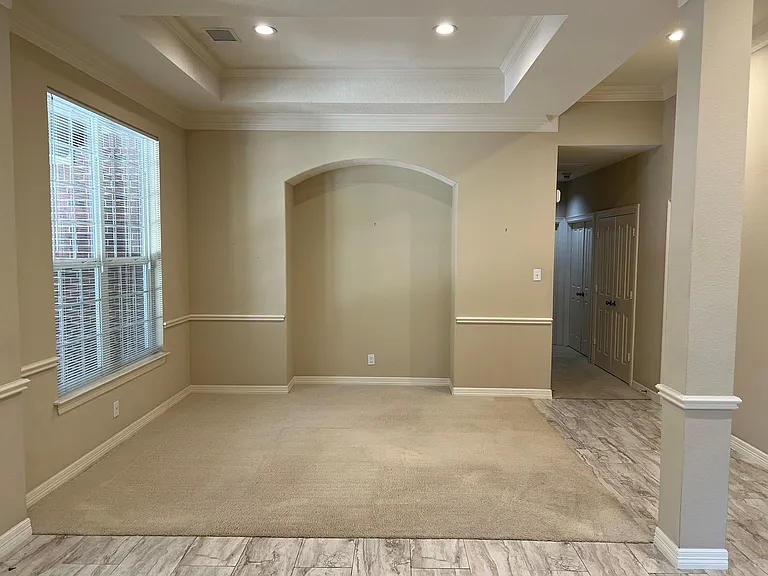 110 S Mill Trace Dr — Photo 3