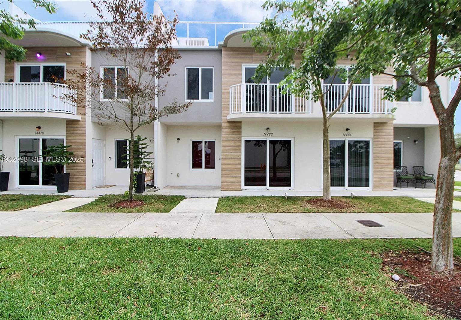 4 bed, 1398 sqft, $2,850 — Photo 1