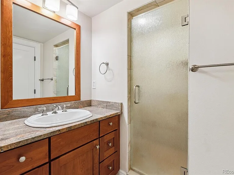 2327 S Columbine St — Photo 17