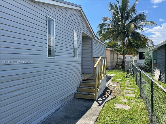 4th image of 19800 SW 180th Ave Lot 256