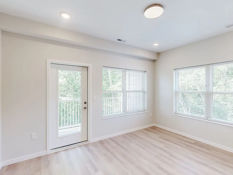 Southwood Crossing — Photo 103