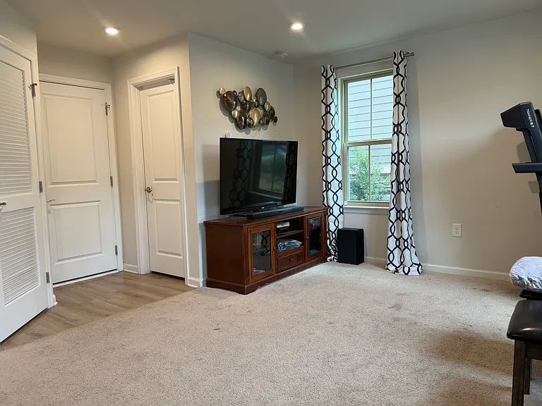 211 Timber Forest Ln — Photo 14