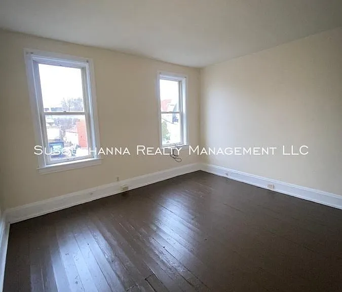 337 S 15th St — Photo 13