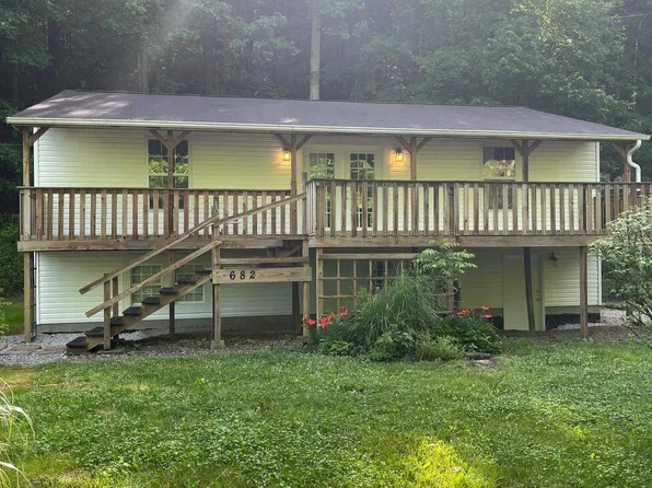682 Fourmile Rd, Grayson, KY 41143