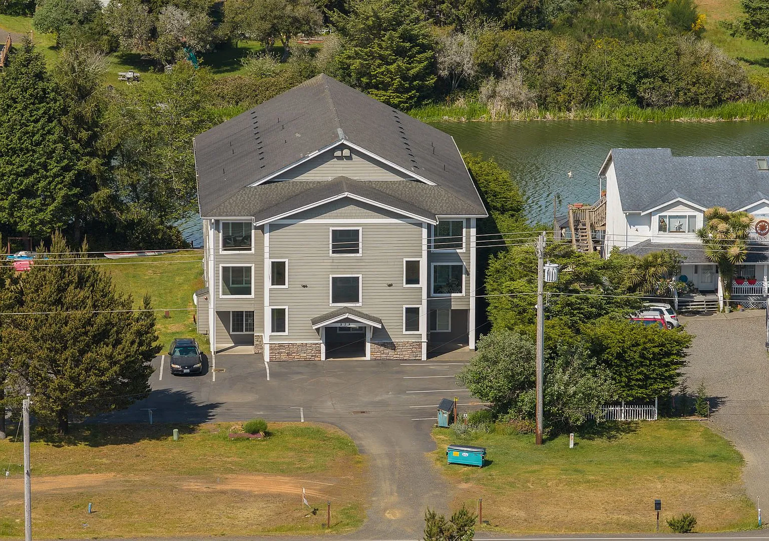 2 bed, 2 bath condo on the canal — Photo 1