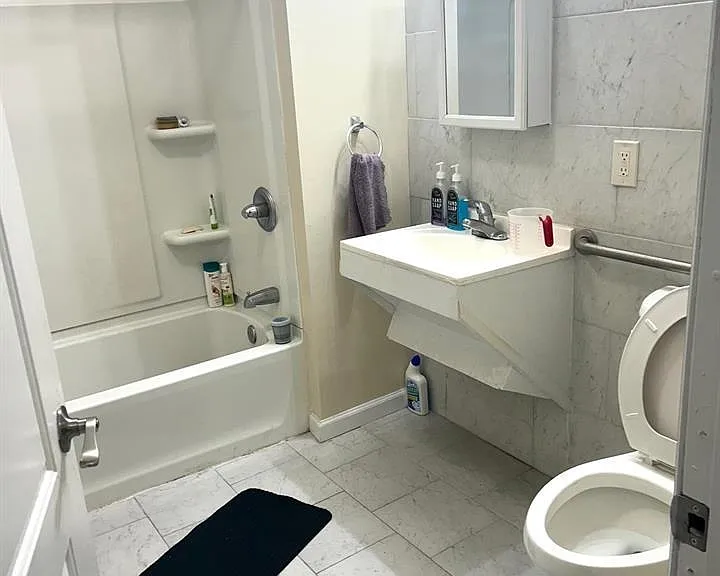 22 Liberty Ave #1A — Photo 2