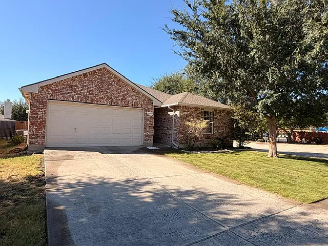 3 bed, 1452 sqft, $1,875 — Photo 1