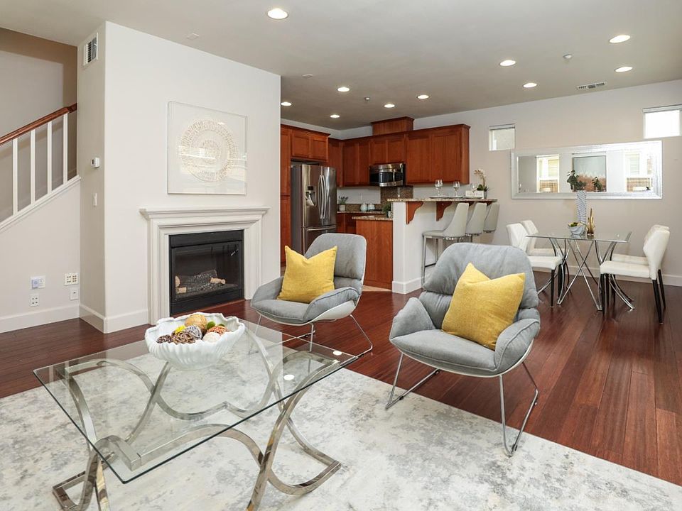 1st image of 1555 Farmer Pl