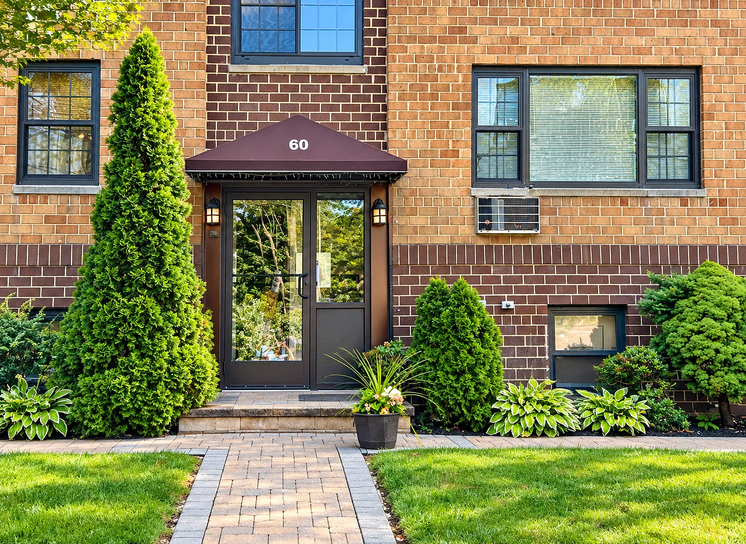 60 Crescent Pl — Photo 1