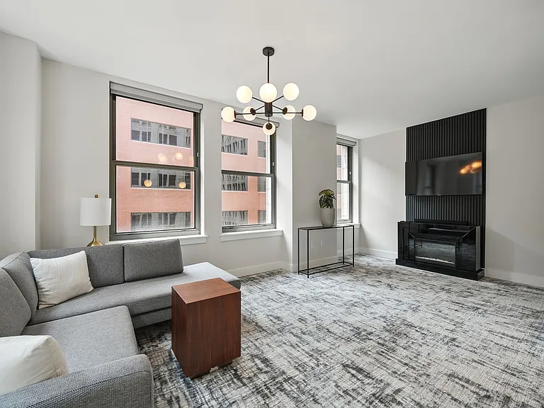 314 N Broadway Ave #806 — Photo 5