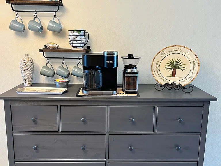 Coffee Bar - Kuerig K Duo Single Serve and Carafe Coffee Maker
