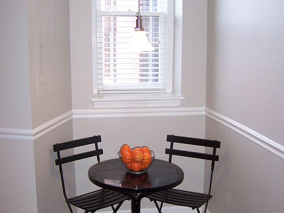 Eat-in Kitchen