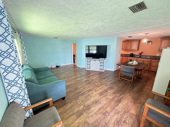 3rd image of 7337 SE SWAN Avenue