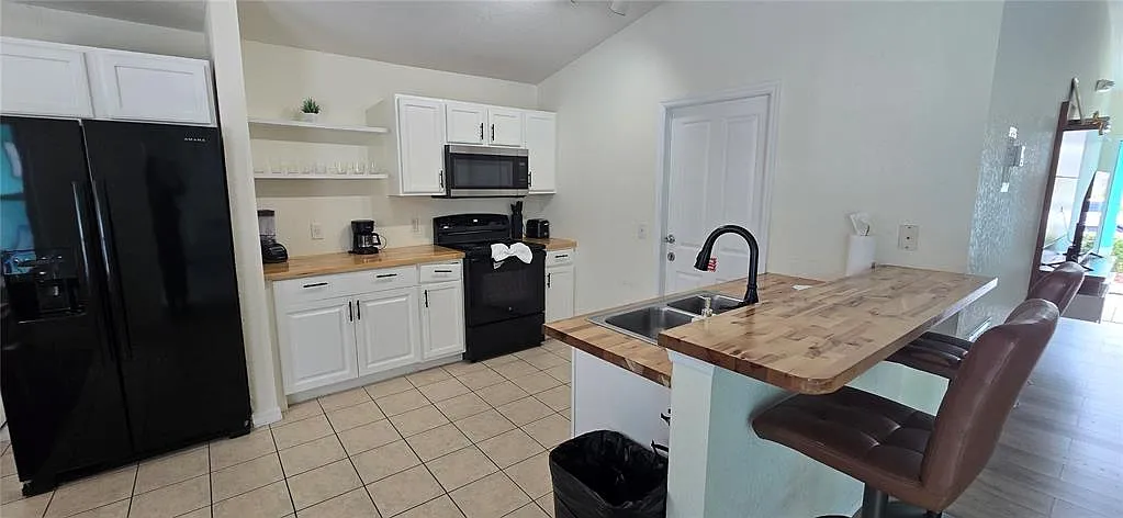3 bed, 3.0 bath, 1512 sqft, $2,300 — Photo 4
