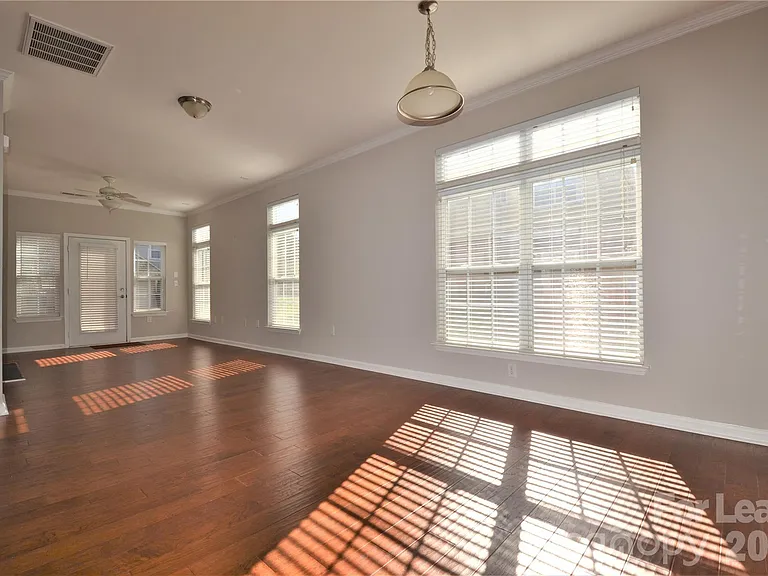 285 Davidson Gateway Dr — Photo 2