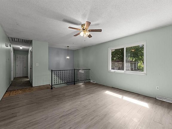 5th image of 1613 SE Oak St