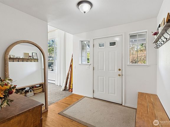 3rd image of 4423 81st Avenue SW