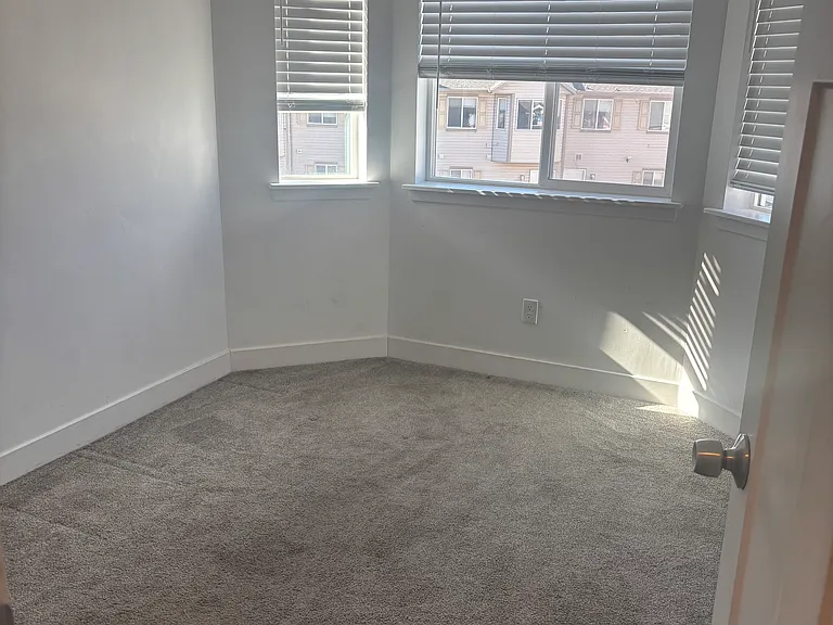 611 Shay Ln — Photo 7
