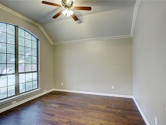 3rd image of 11828 Blackhawk Dr