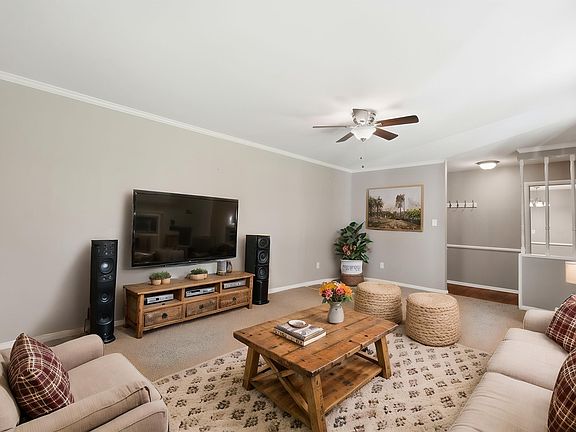 5th image of 4111 Woodstock Dr