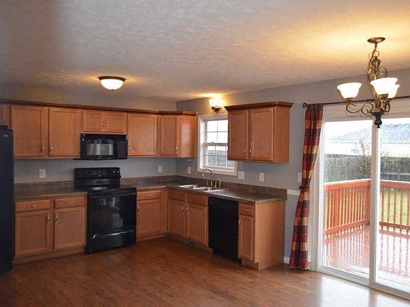 4th image of 535 Fox Trot Dr