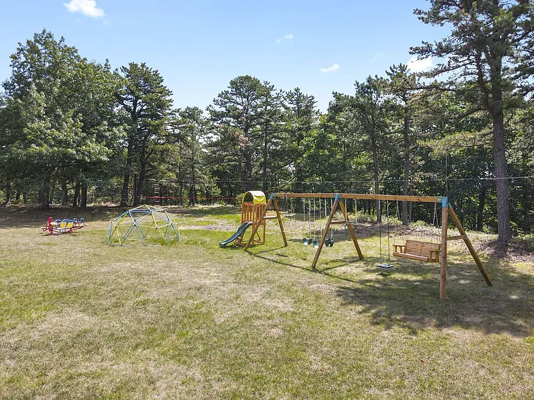 133 Montanesca Rd — Photo 10