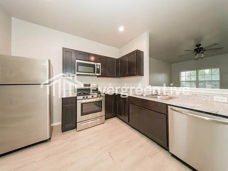 9601 Evie Dr — Photo 7