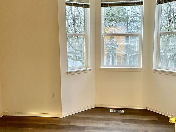 4th image of 9631 178th Pl NE Unit 1