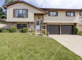 3334 W Ivywood Ct, Decatur, IL 62522