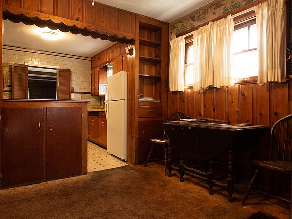 4th image of 2636 E 40th St