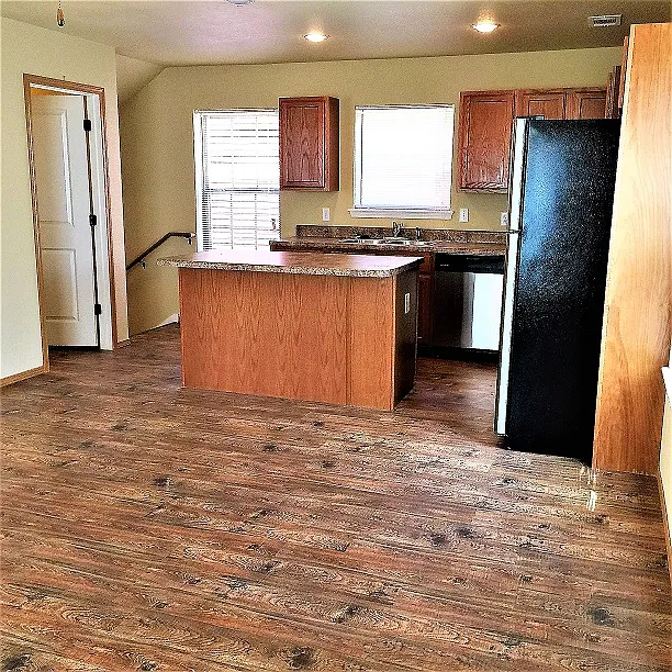2 bed, 2.5 bath, 1242 sqft, $1,350 — Photo 4