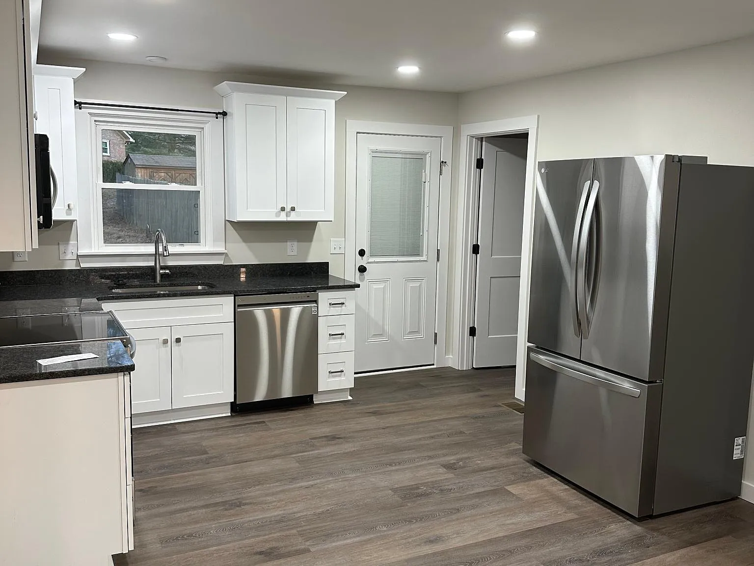 109 N Cayce Ln — Photo 3