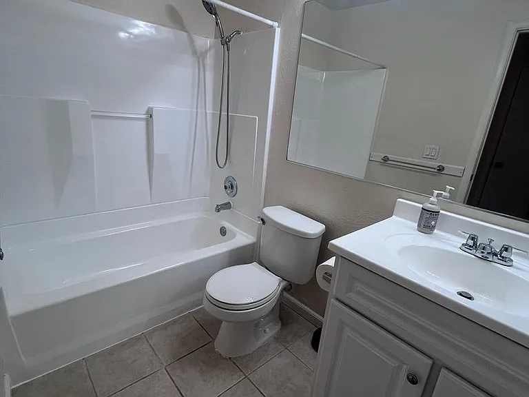 7915 Zenith Dr — Photo 9