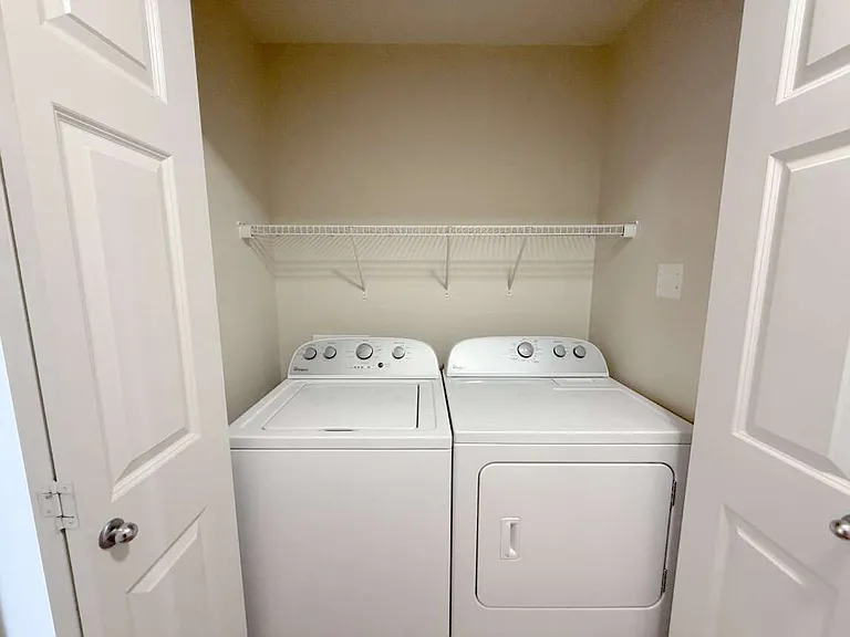 Maple Creek 3 Bed 2 Bath 1350 sq ft Laundry