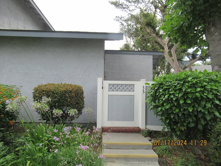 900 W Sierra Madre Ave #33 — Photo 2
