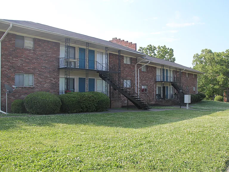670 Georgia Ave #7 — Photo 11