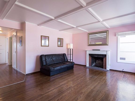4th image of 1213 Douglas Way