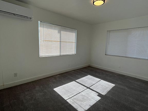 4th image of 1989 N Glades Dr #8