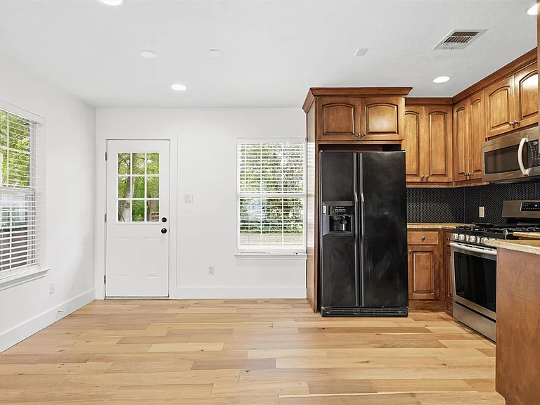 6802 Villita Avenida St — Photo 13