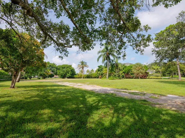 7807 Steeplechase Drive, Palm Beach Gardens, FL 33418