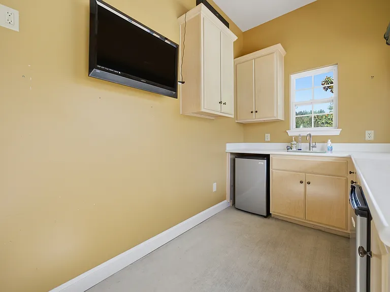 103 Jessica Dr — Photo 39